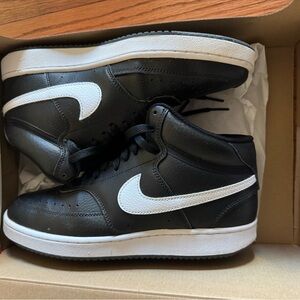 Nike Black court vision W9
